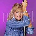 15-10-1983 Marga Scheide at studio in Amsterdam.

[keywords]Posed, Half Length, Eyecontact, Smiling, Singer[/keywords]